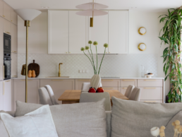 Kompleksowy projekt mieszkania 105m2 Warszawa - zdjęcie realizacji salonu